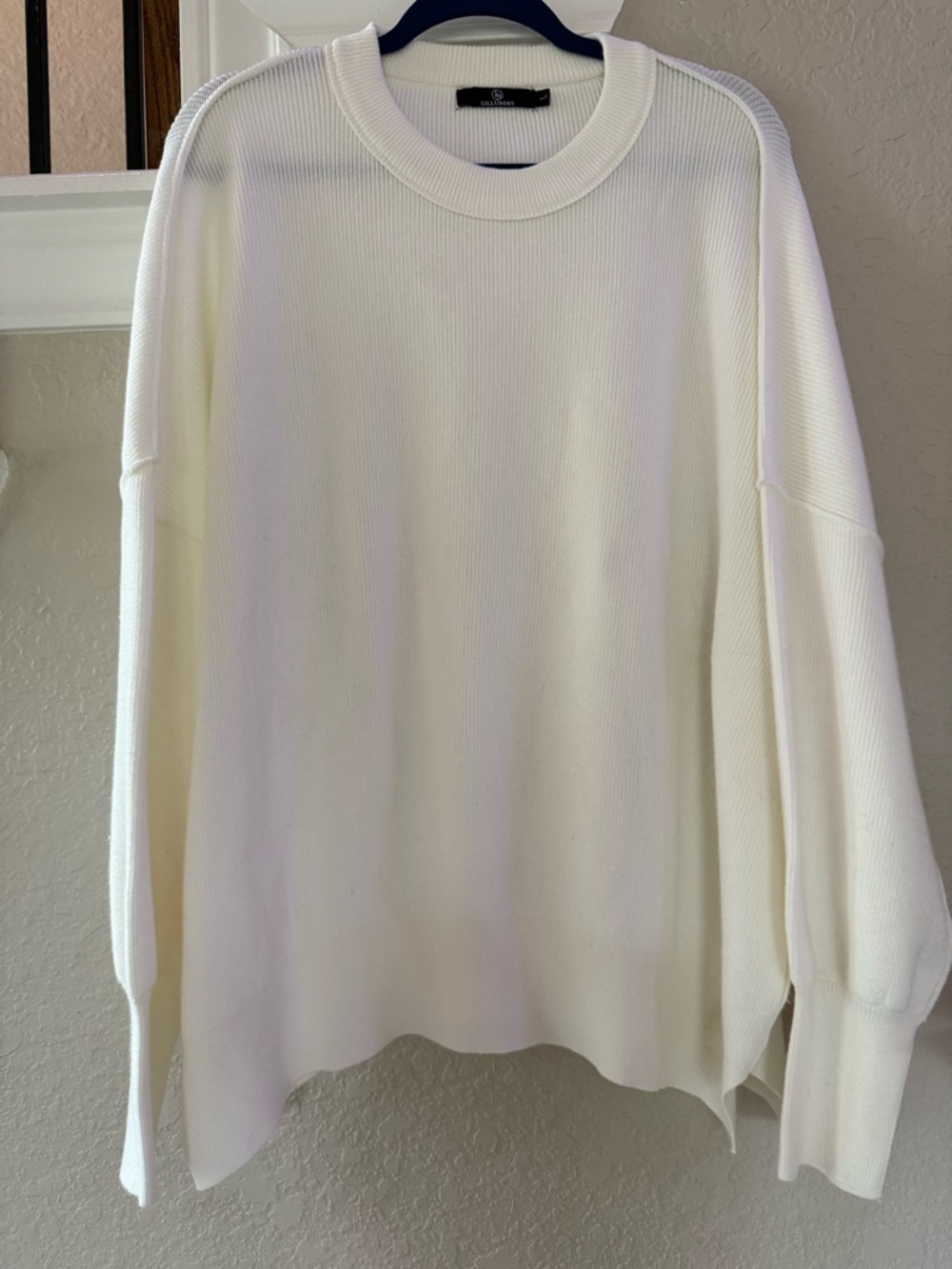 Women’s oversized batwing sweater - Picture 3 of 4